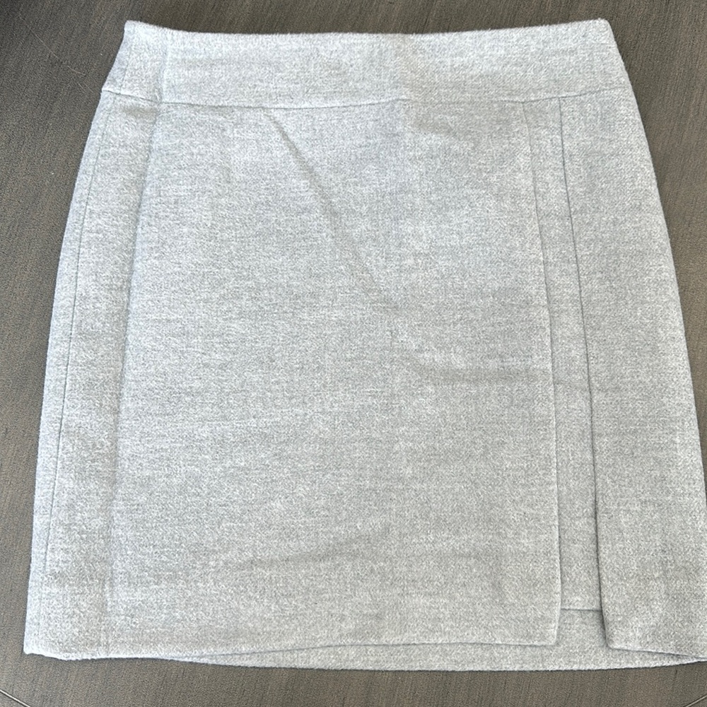 White House black market winter mini skirt sz 2 NWT